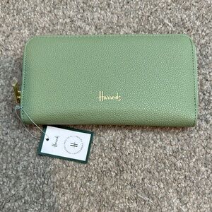 Harrods Green faux Leather Wallet Minimalist Design